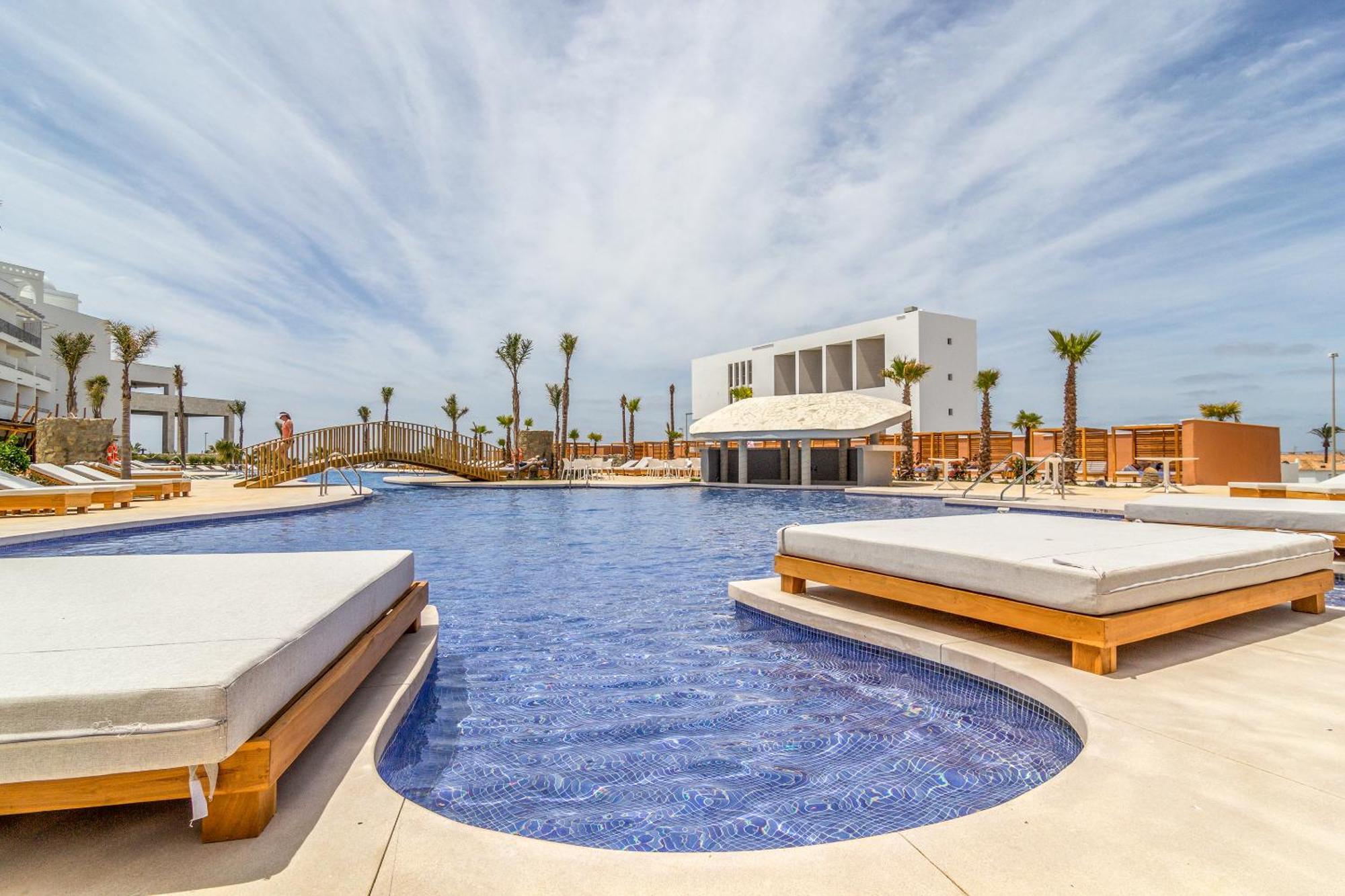Zahara Beach & Spa By Qhotels - Adults Recommended Zahara de los Atunes Zewnętrze zdjęcie The swimming pool at the hotel