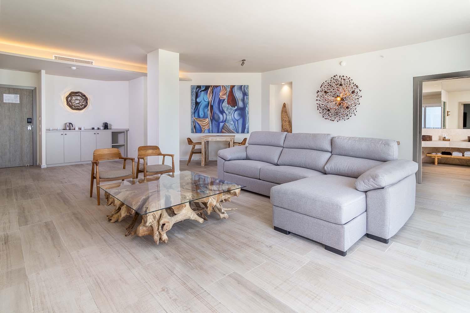 Zahara Beach & Spa By Qhotels - Adults Recommended Zahara de los Atunes Pokój zdjęcie Interior of a suite at the hotel