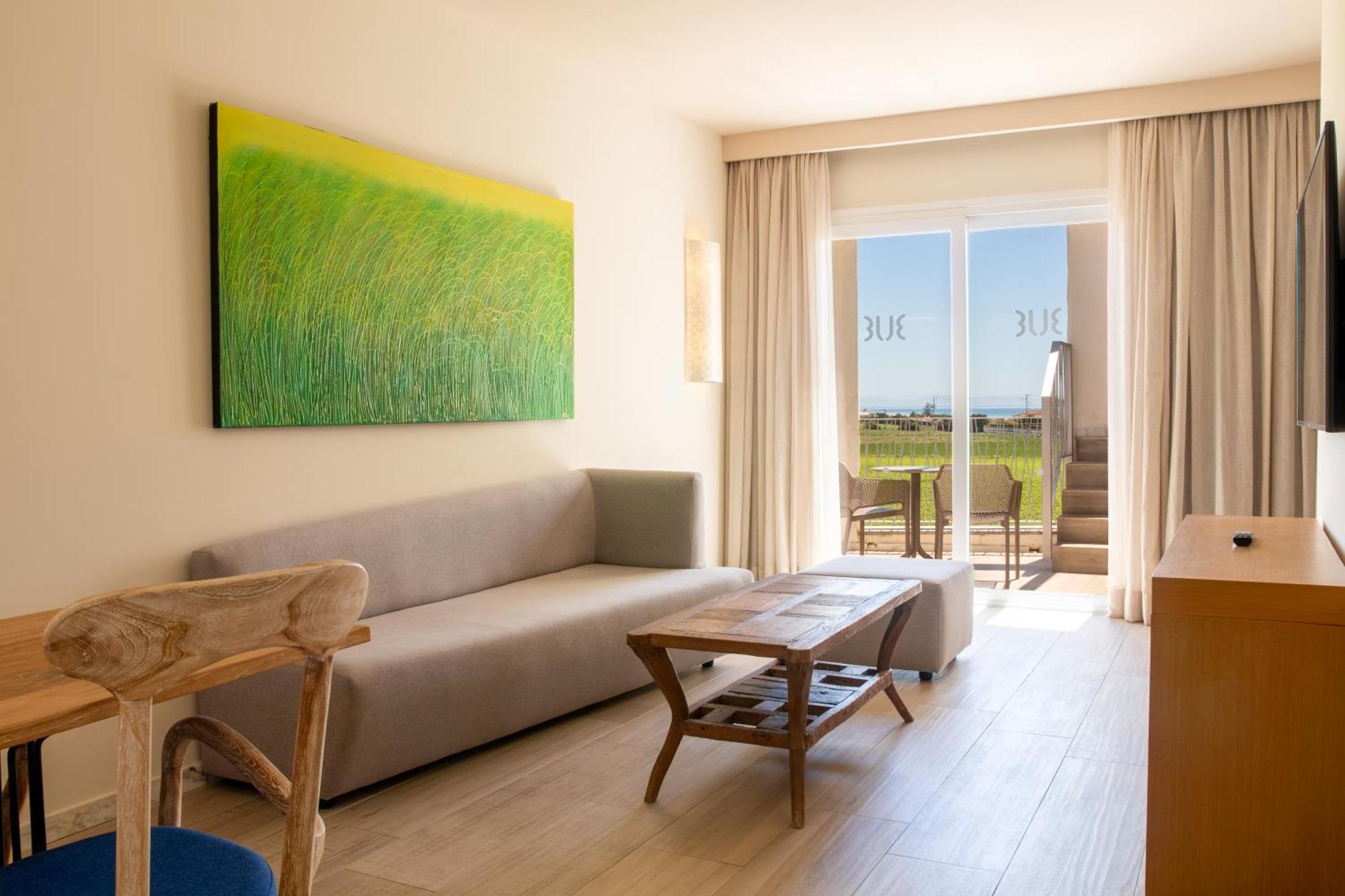 Zahara Beach & Spa By Qhotels - Adults Recommended Zahara de los Atunes Zewnętrze zdjęcie A living room in a hotel